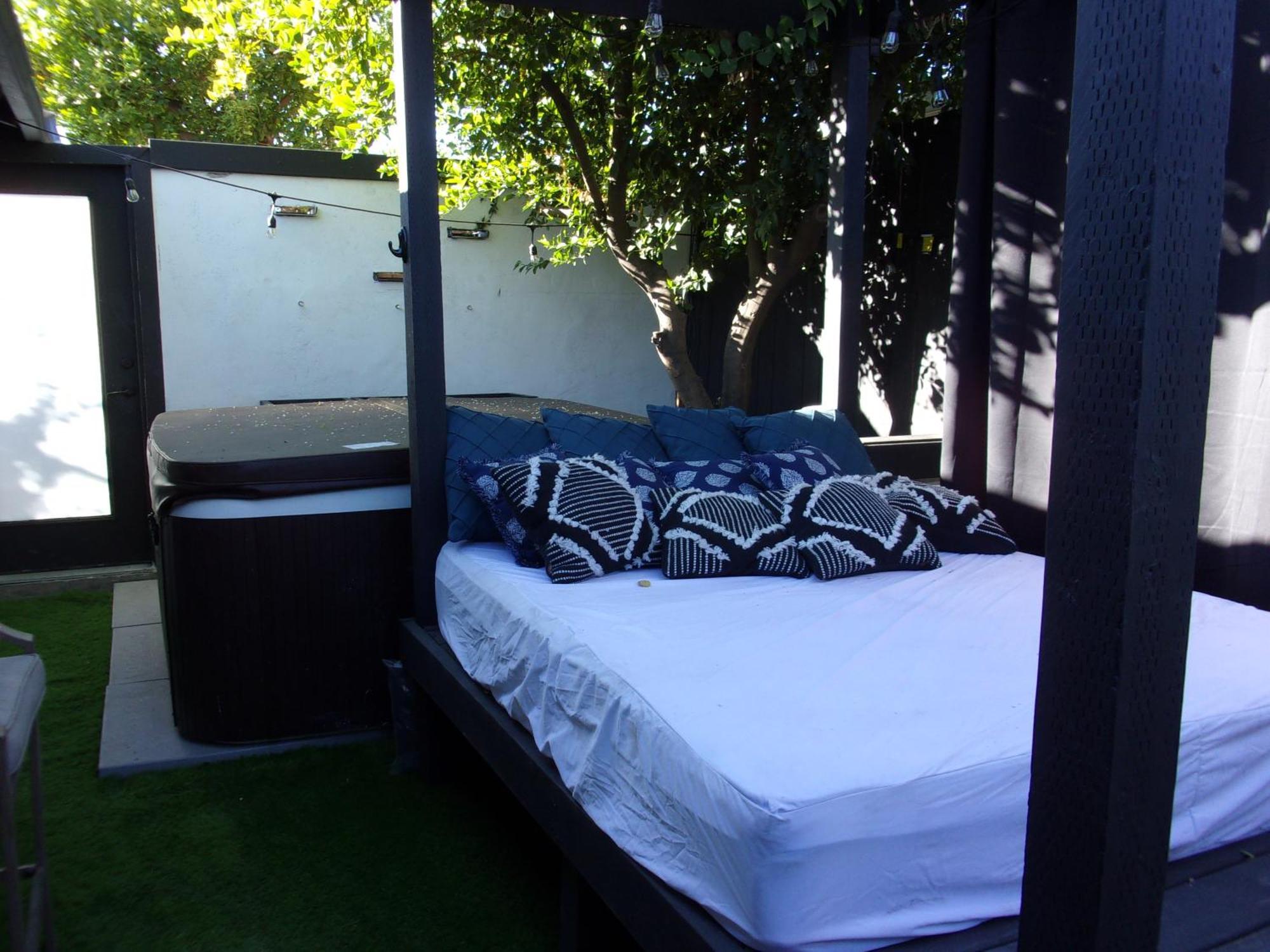 Updated Dwntwn 2Bd Twnhse W/Hot Tub& Private Patio Παλμ Σπρινγκς Εξωτερικό φωτογραφία